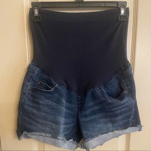 A•Glow dark wash maternity shorts.